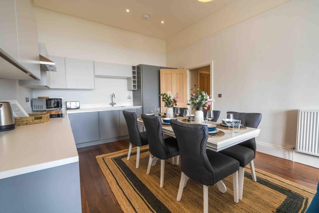 Beautiful Beach Side Apartment Torquay Buitenkant foto