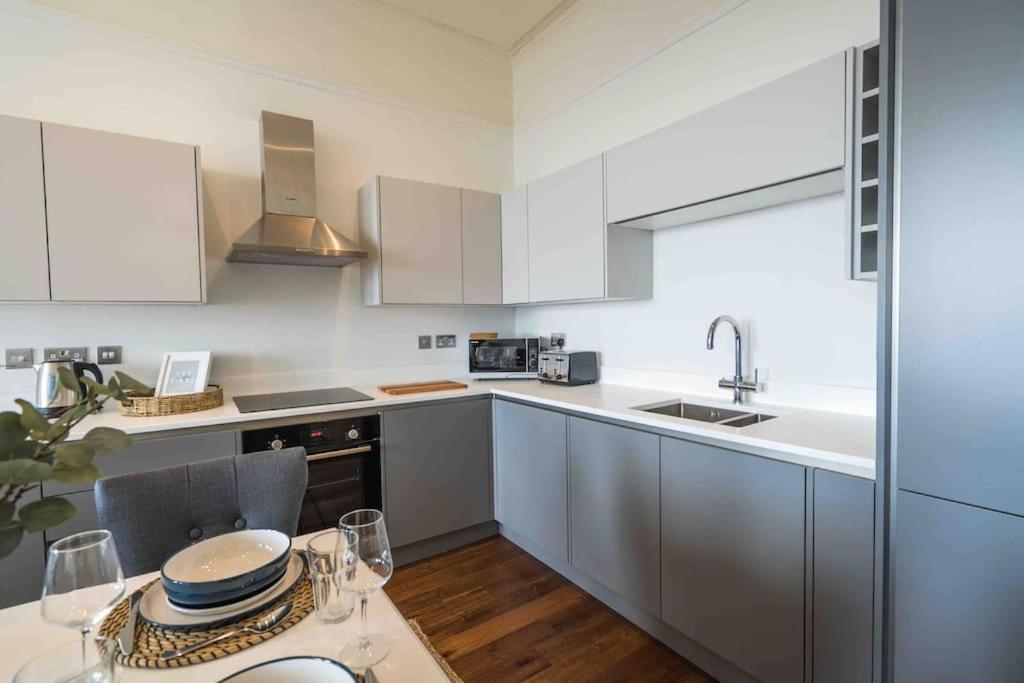Beautiful Beach Side Apartment Torquay Buitenkant foto